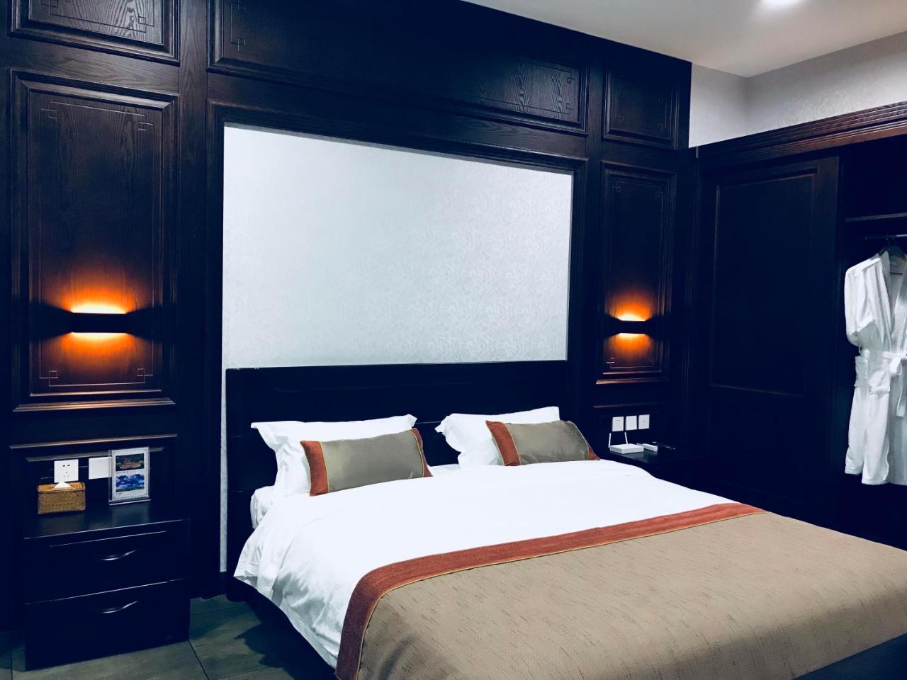Chengde Kai Ren Hua Fu Jiu Dian  Hotel Bagian luar foto